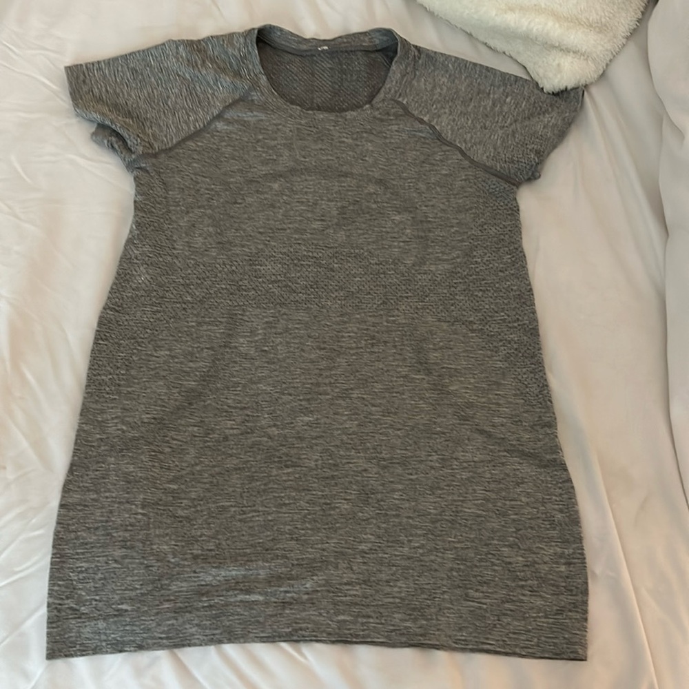Lululemon swiftly tech short sleeve shirt hip length